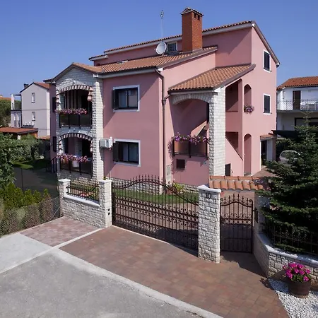 Apartments Daniela Novigrad  Exterior photo